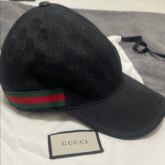 Gucci Black and Green Baseball Cap with Signature Stripe - Picture 1 of 5